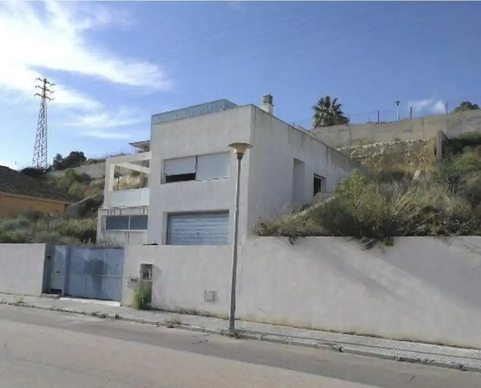 Casa con giardino in vendita a De La Vía Láctea