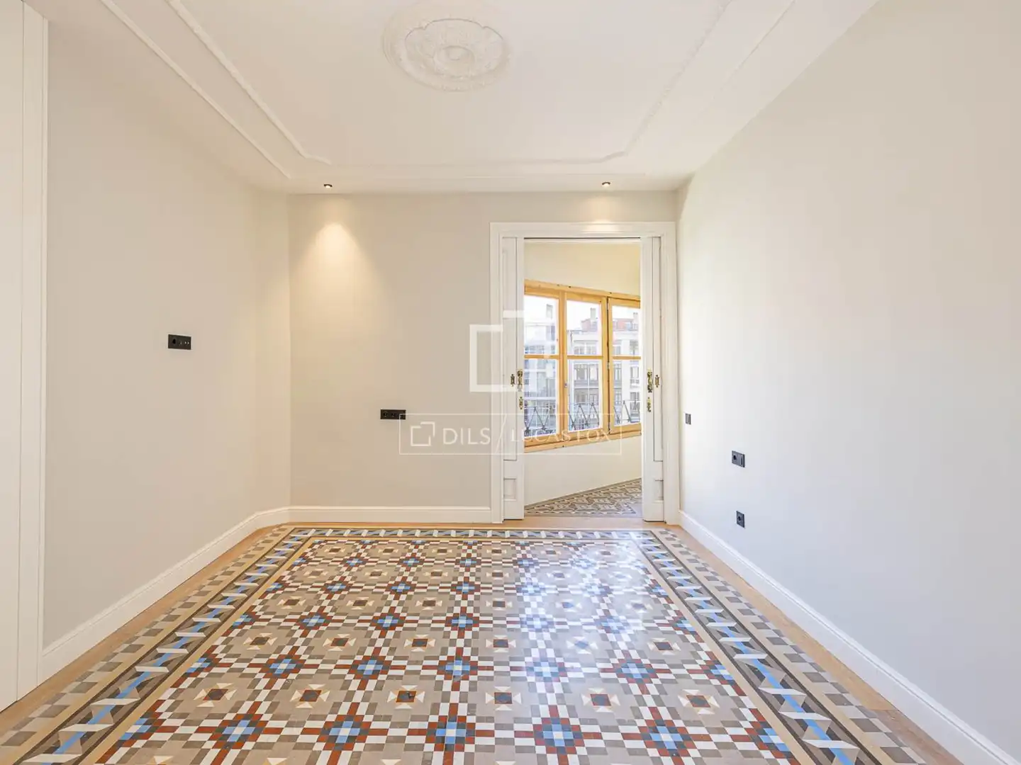 Wohnung zum Verkauf in Barcelona mit Klimaanlage, Heizung und Balkon