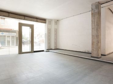 Local comercial en alquiler en CALLE PIZARRO LOCAL 2 CASA 1 88 L