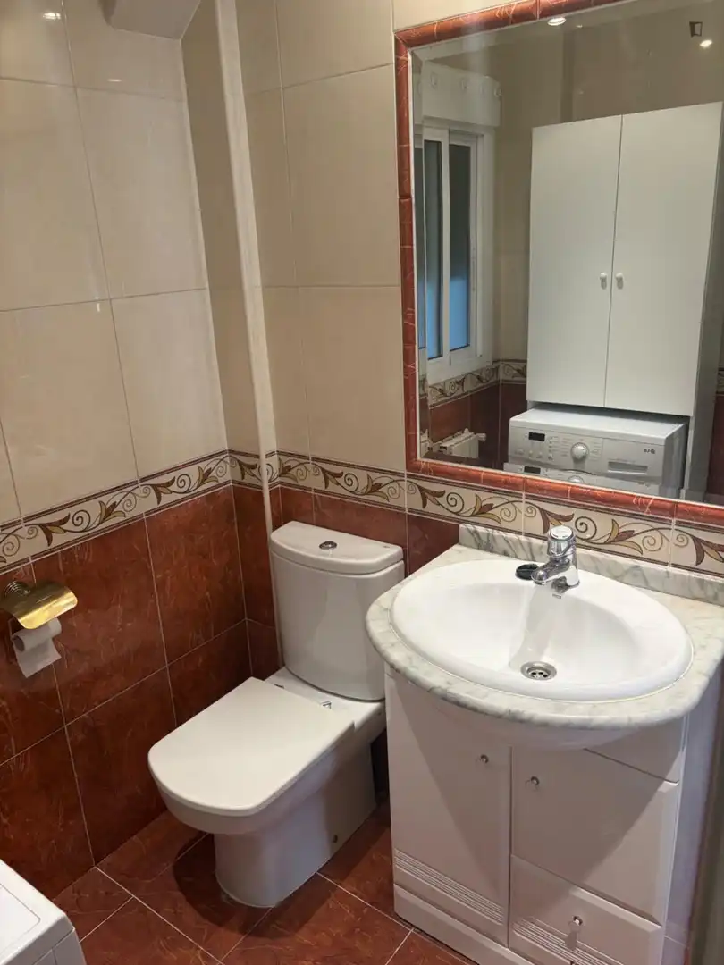Badezimmer von Wohnungen zur Miete in Zaragoza mit Klimaanlage, Möbliert und Ofen
