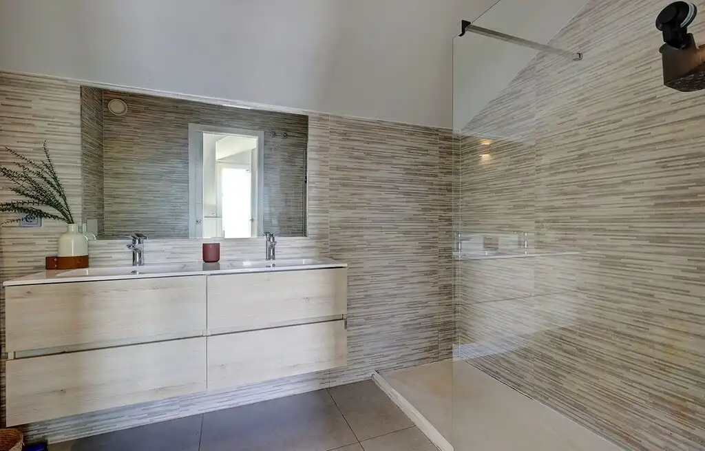 Bathroom of Duplexes for sale in Benalmádena  with Air Conditioner, Heating and Terrace