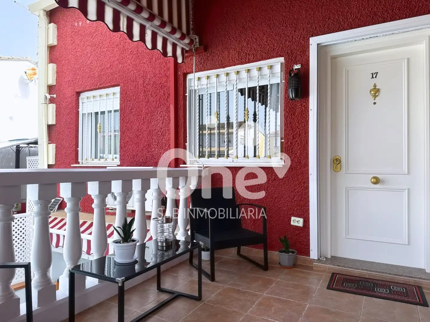 Terrassa de Casa adosada en venda en La Pobla de Vallbona amb Aire condicionat, Jardí privat i Terrassa