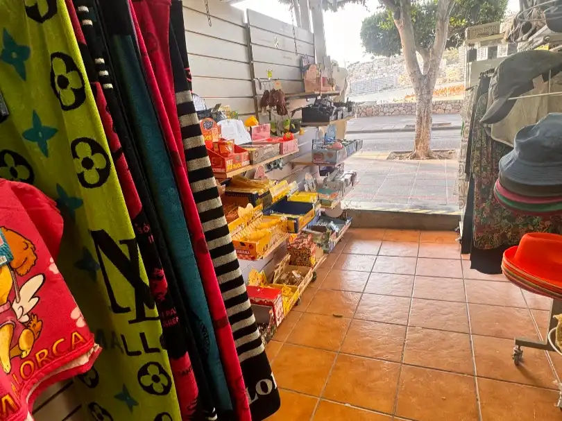 Geschaftsraum zur Miete in Calvià mit Klimaanlage, Parkett und Terrasse