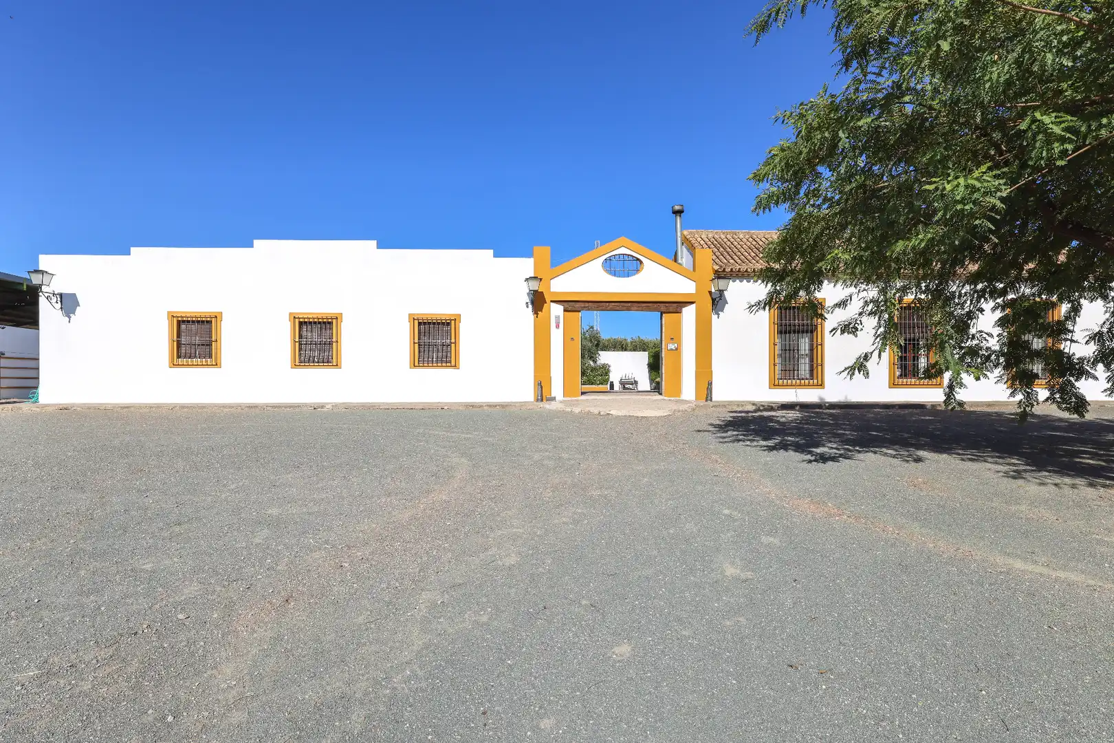 Exterior view of Houses for sale in Morón de la Frontera  with Air Conditioner, Private garden and Swimming Pool