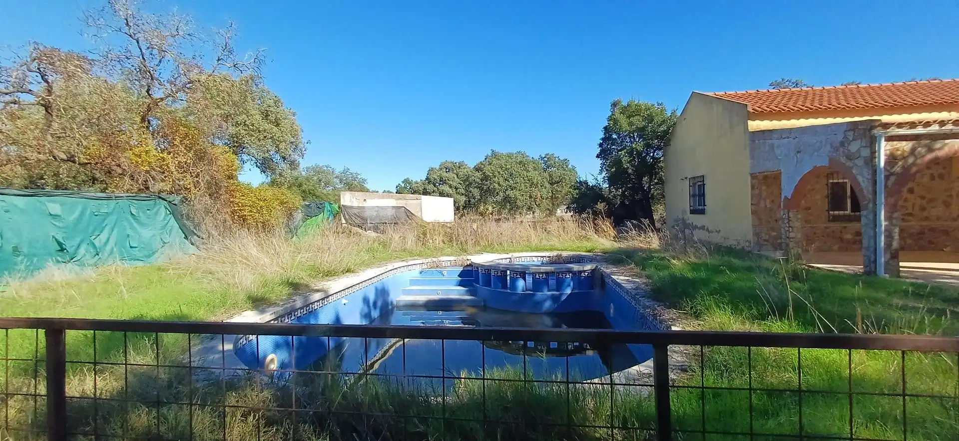 Swimming pool of Houses for sale in Badajoz  with Community pool