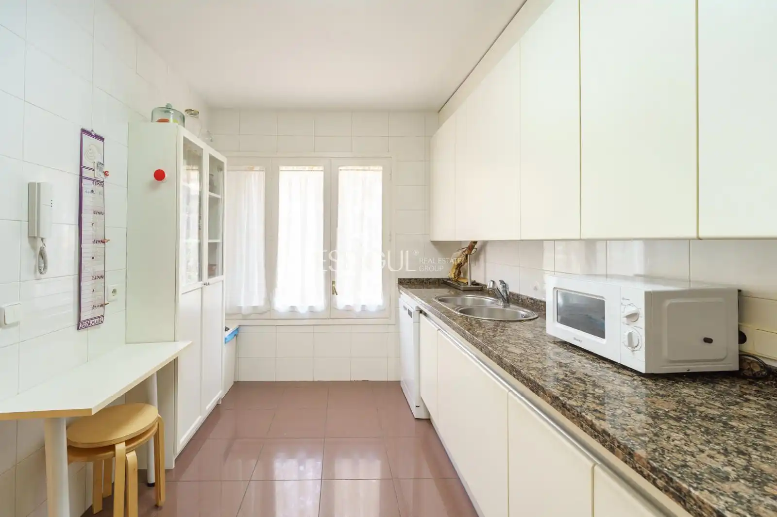 Cocina de Casa adosada en venta en Tiana con Calefacción, Jardín privado y Parquet