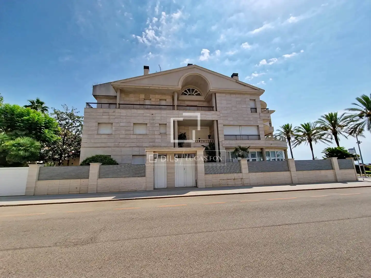 Außenansicht von Haus oder Chalet zum Verkauf in Calafell mit Klimaanlage, Heizung und Privatgarten