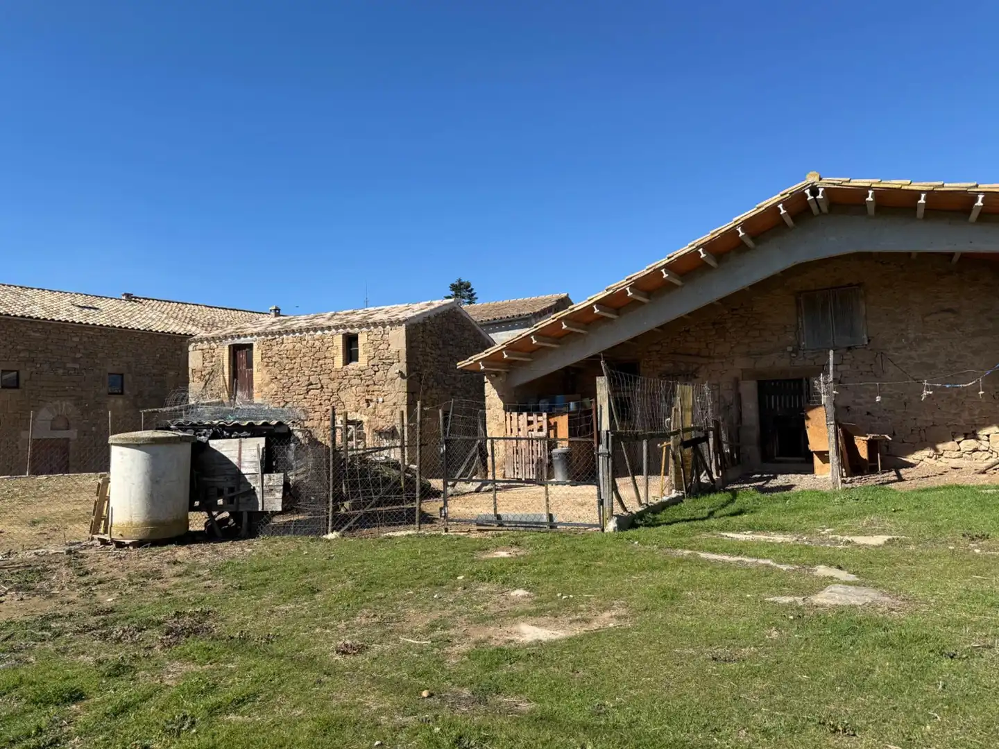 Vista exterior de Finca rústica en venda en Riner amb Terrassa i Traster