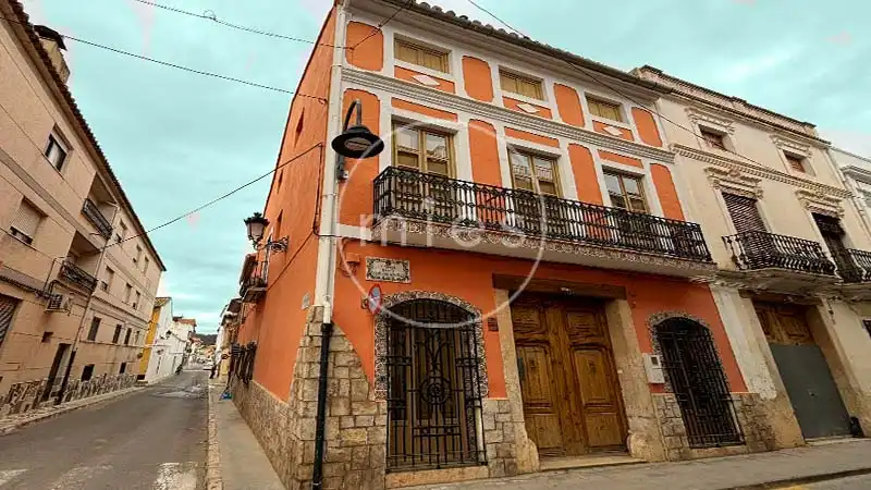 Vista exterior de Casa o xalet en venda en Turís amb Terrassa, Traster i Balcó