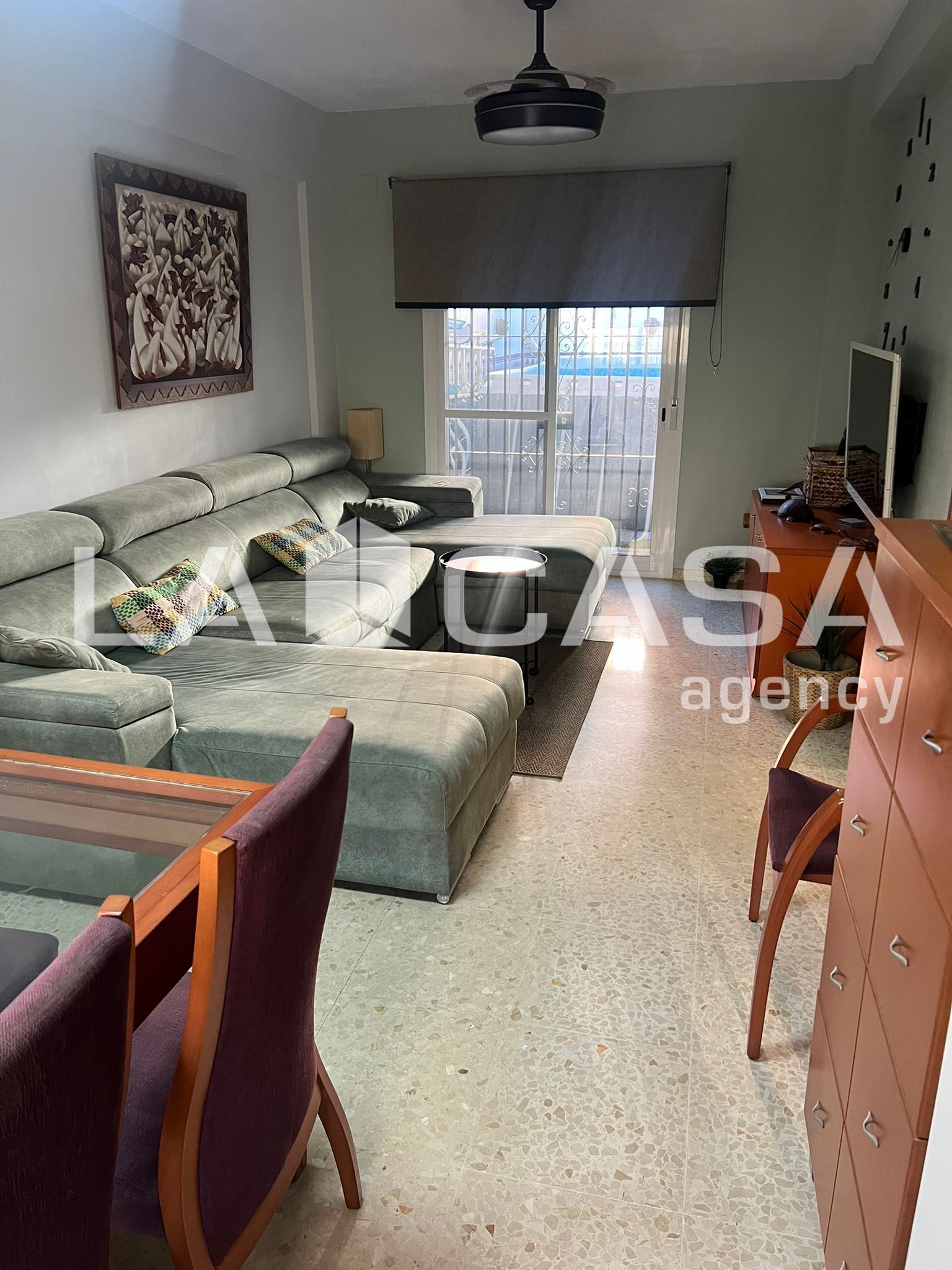 Sala d'estar de Casa adosada en venda en Dos Hermanas