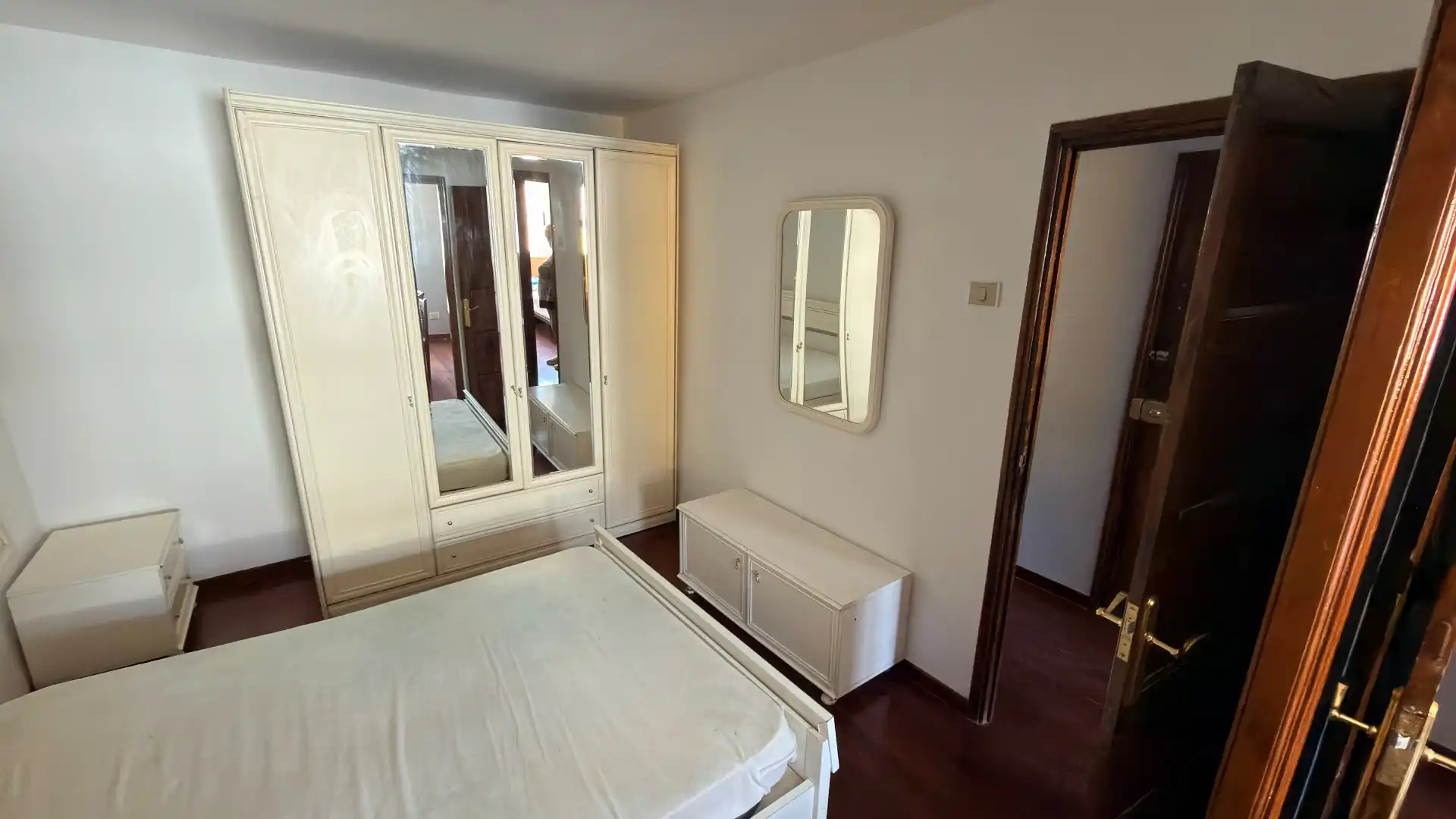 Bedroom of Flat for sale in Lugo  with Furnished