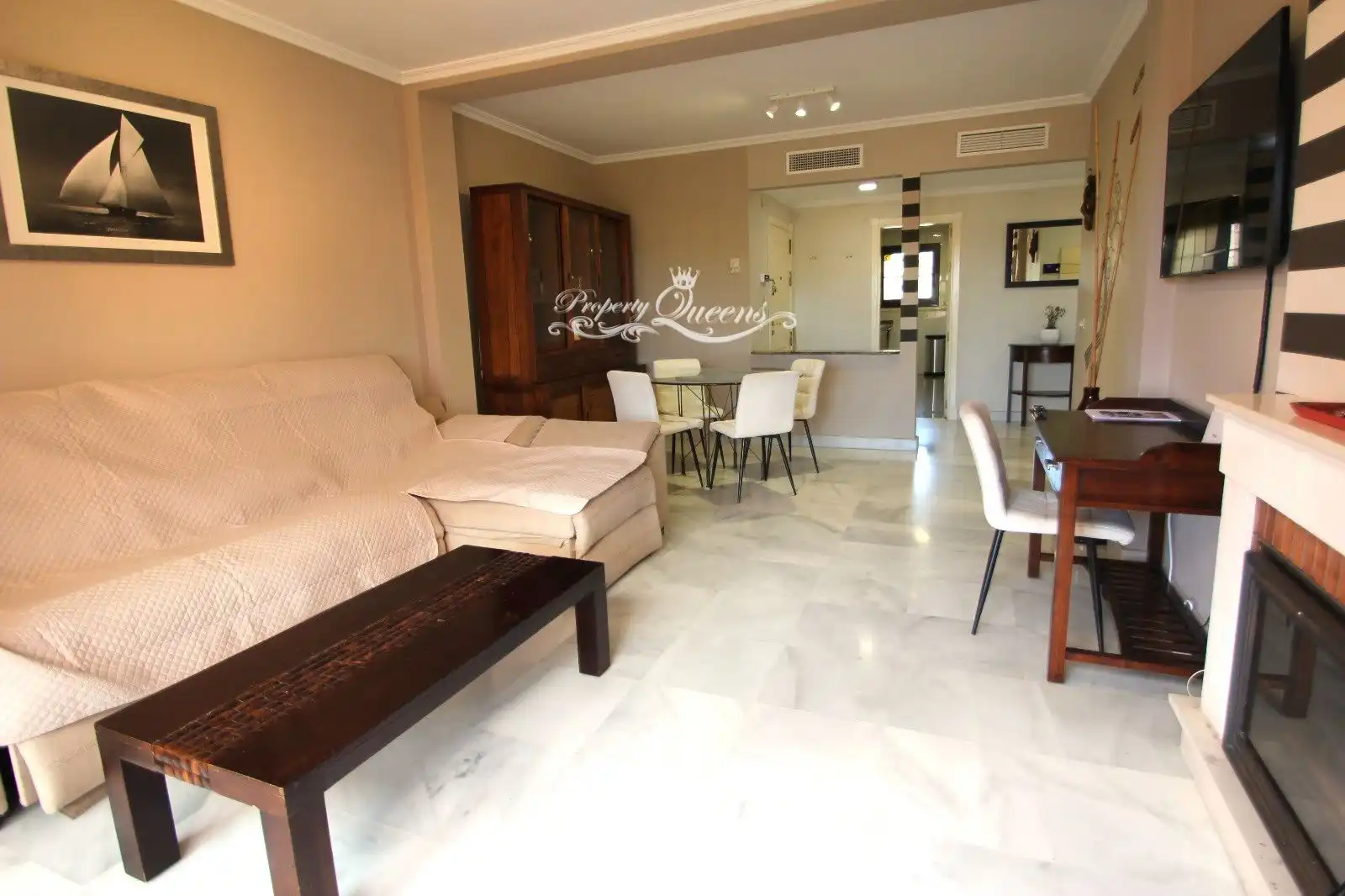Sala de estar de Piso de alquiler en Marbella con Aire acondicionado, Terraza y Piscina
