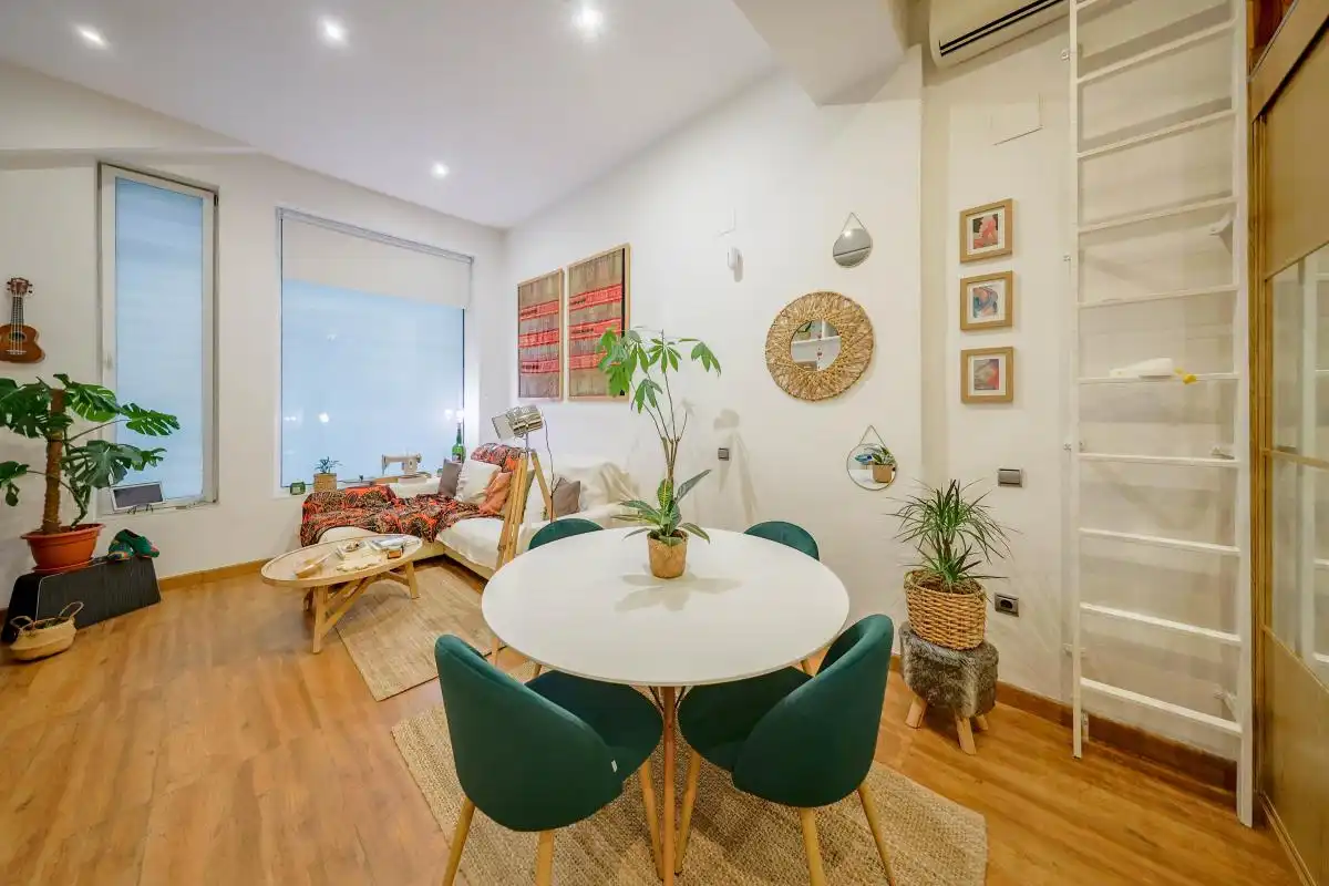 Sala d'estar de Planta baixa en venda en  Madrid Capital amb Aire condicionat, Calefacció i Moblat