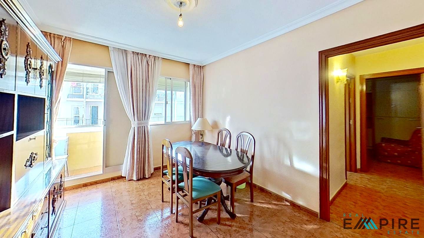 Piso en venta en San Roque, Reyes