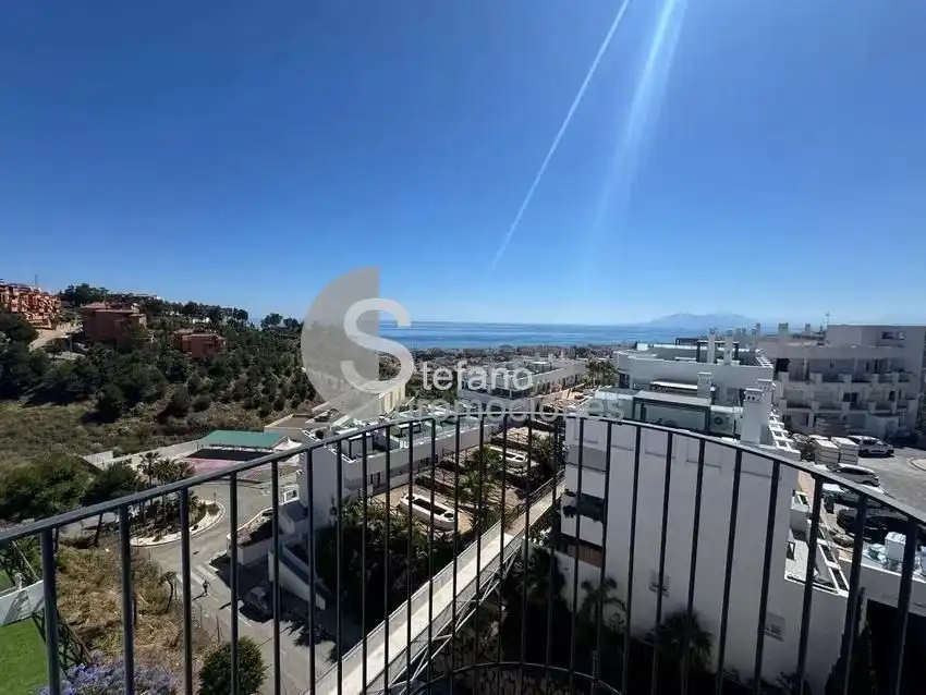 Vista exterior de Pis en venda en Rincón de la Victoria amb Aire condicionat, Calefacció i Jardí privat