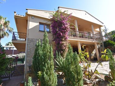 House with balcony for sale in La Bisbal d'Empordà