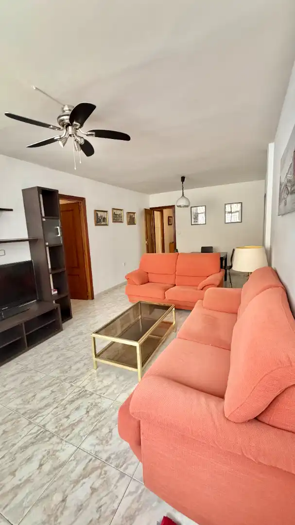 Sala de estar de Piso en venta en Madrid con Calefacción, Parquet y Amueblado
