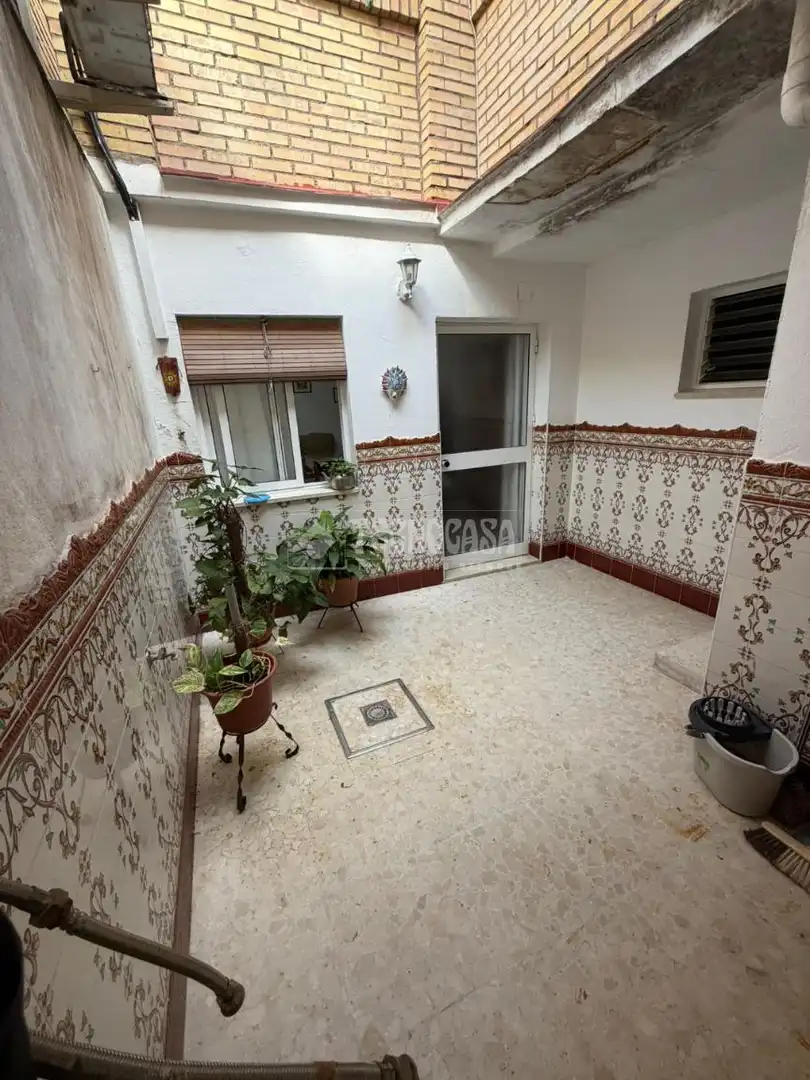 Houses for sale in Sevilla  with Terrace and Balcony