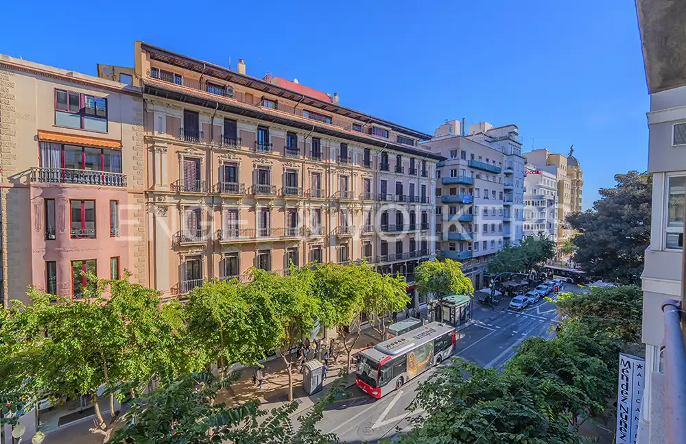 Vista exterior de Pis en venda en Alicante / Alacant