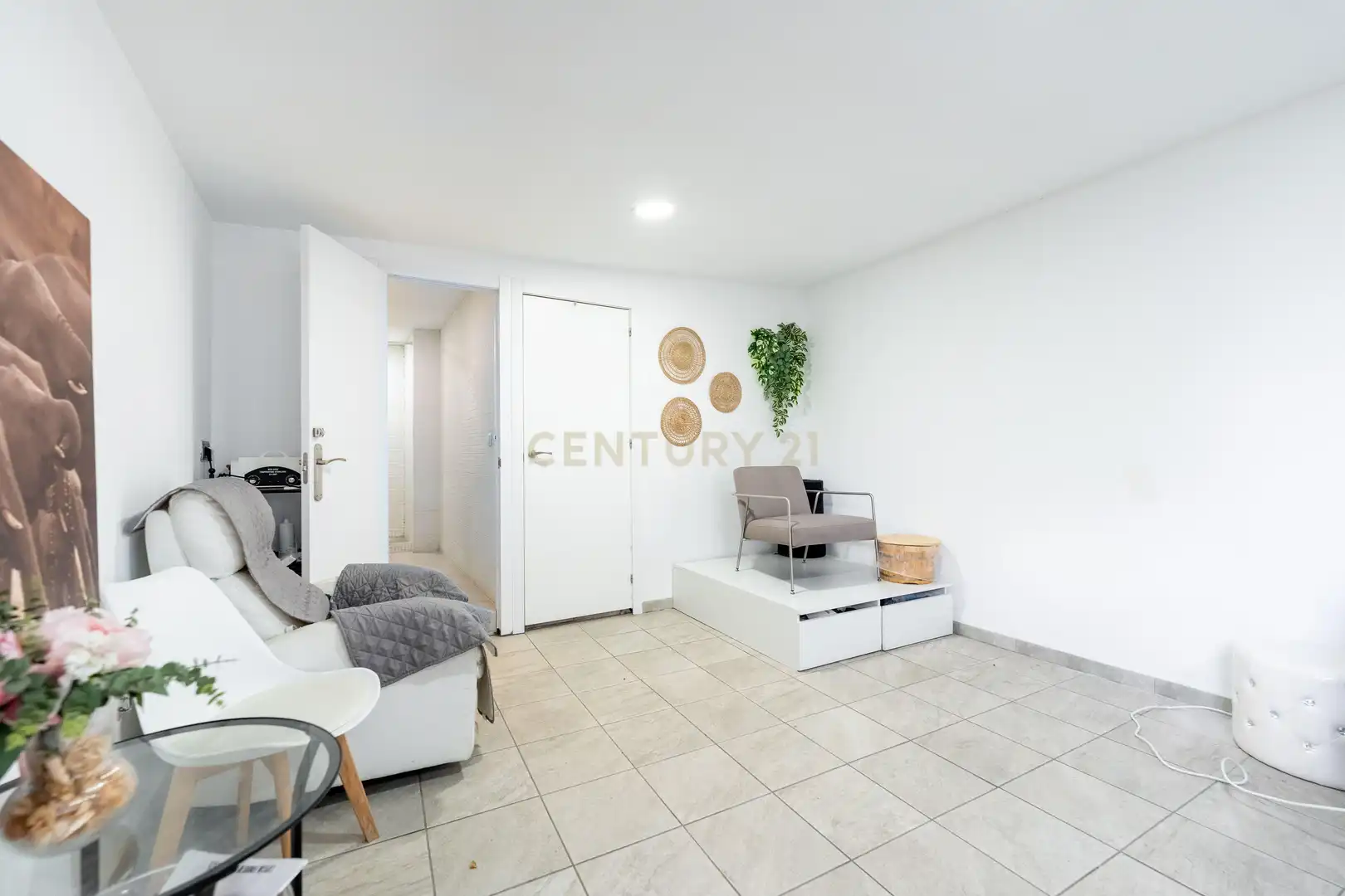 Wohnzimmer von Residential zum Verkauf in Madrid