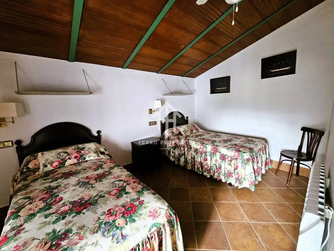 Bedroom of Houses for sale in Villanueva de Tapia  with Air Conditioner, Heating and Private garden