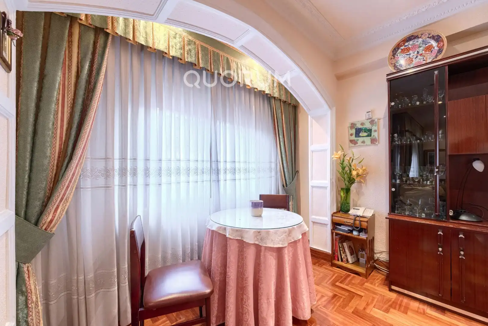 Sala d'estar de Pis en venda en Basauri  amb Calefacció i Parquet