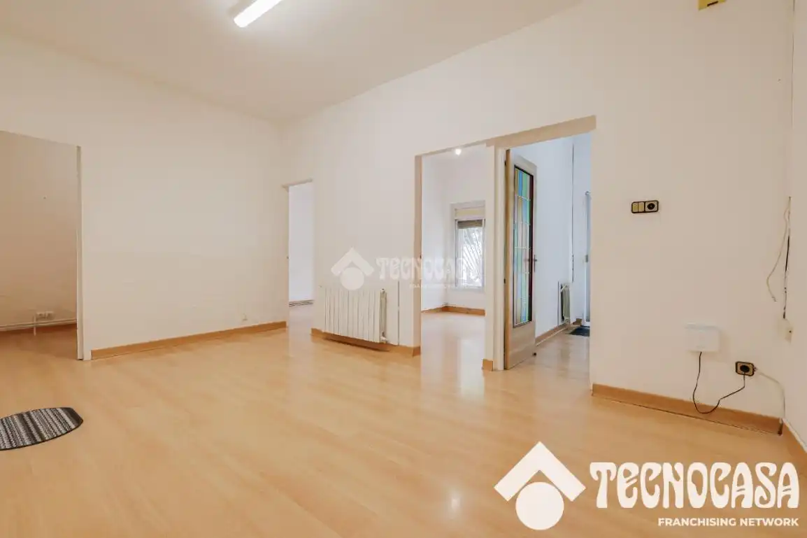 Sala d'estar de Casa adosada en venda en Riu Nord