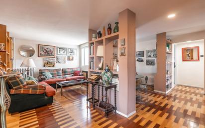 Living room of Flat for sale in  Madrid Capital