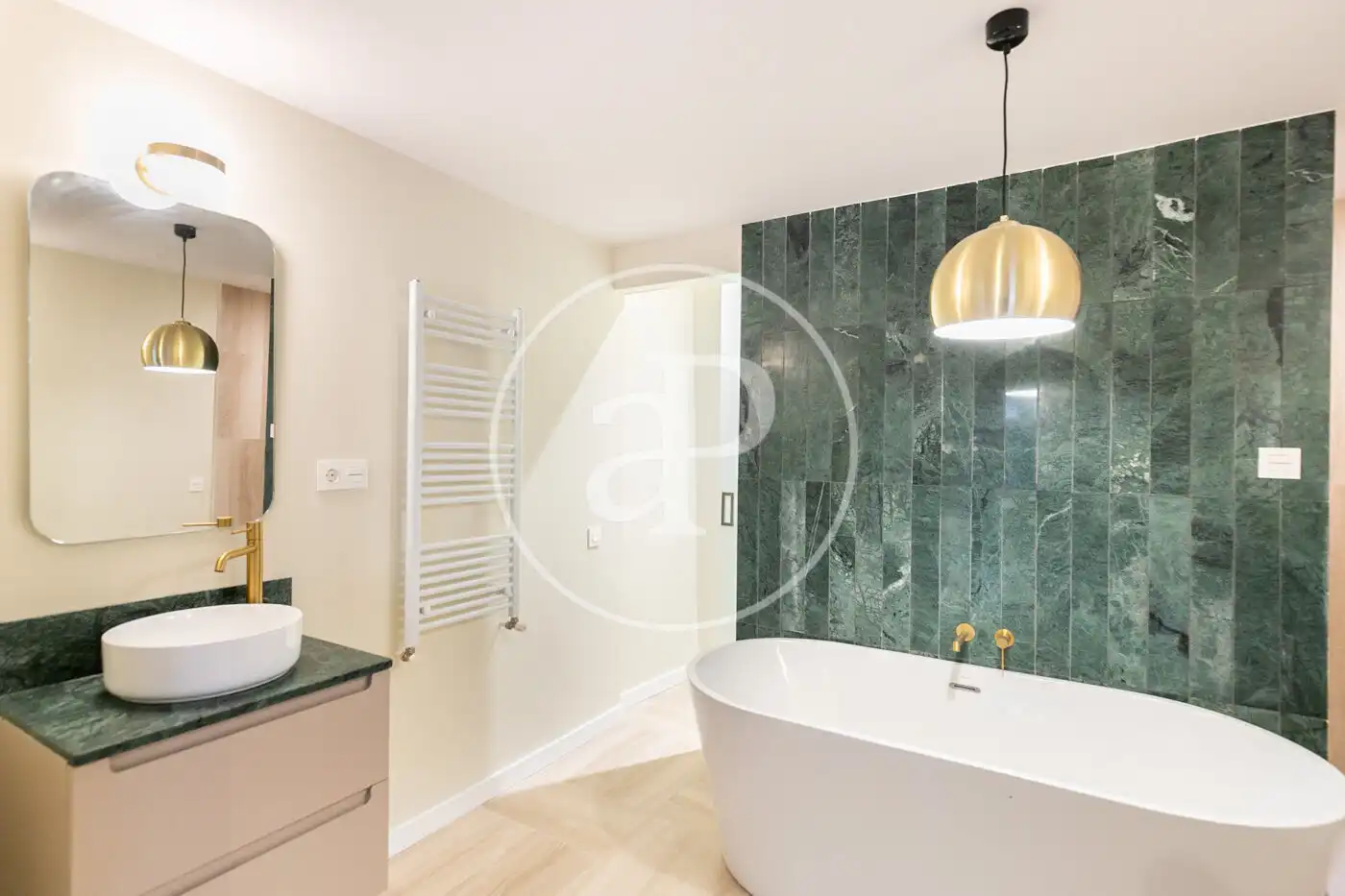Bathroom of Flat for sale in Barcelona  with Air Conditioner, Heating and Terrace