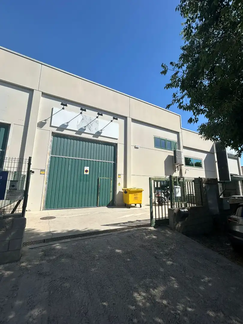 Vista exterior de Nave industrial en venta en Tarragona con Calefacción