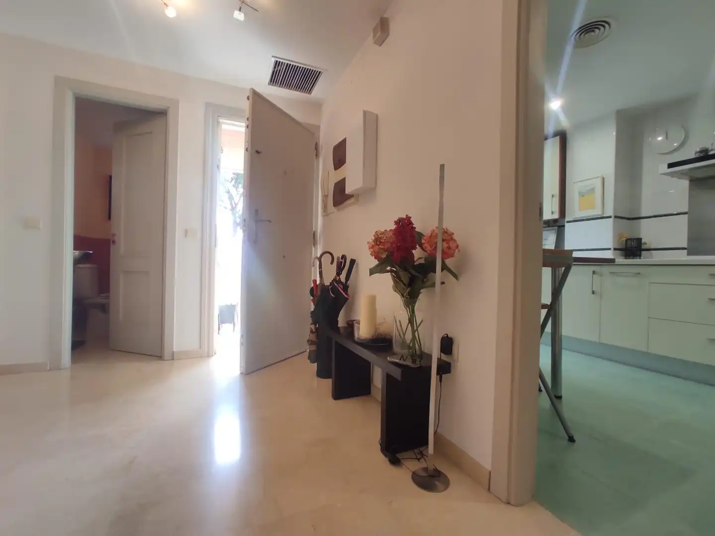 Casa adosada de alquiler en Alcalá de Guadaira con Aire acondicionado, Calefacción y Jardín privado
