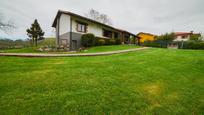 Vista exterior de Casa o xalet en venda en Llanes amb Calefacció, Jardí privat i Terrassa