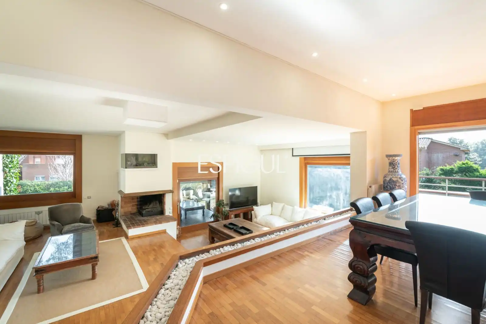 Living room of Houses for sale in Sant Cugat del Vallès  with Air Conditioner, Heating and Private garden