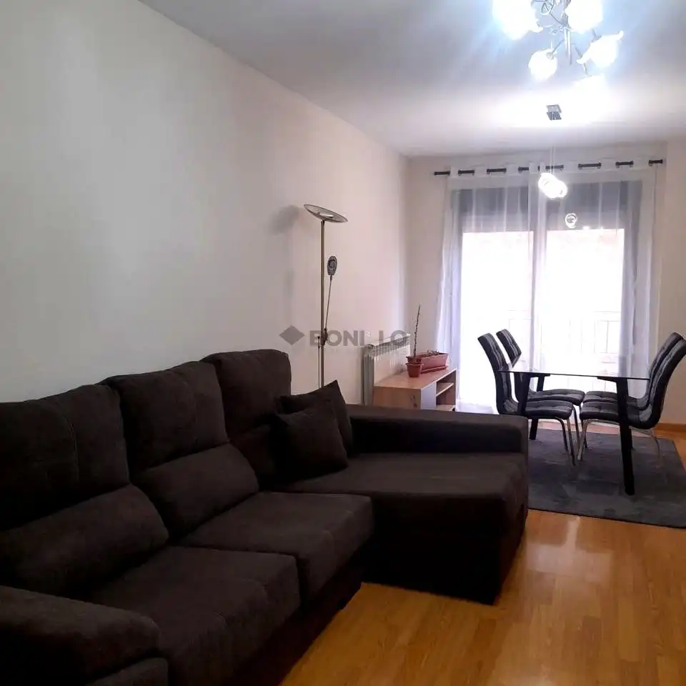 Living room of Flat for rent in La Puebla de Valverde  with Heating, Parquet flooring and Furnished