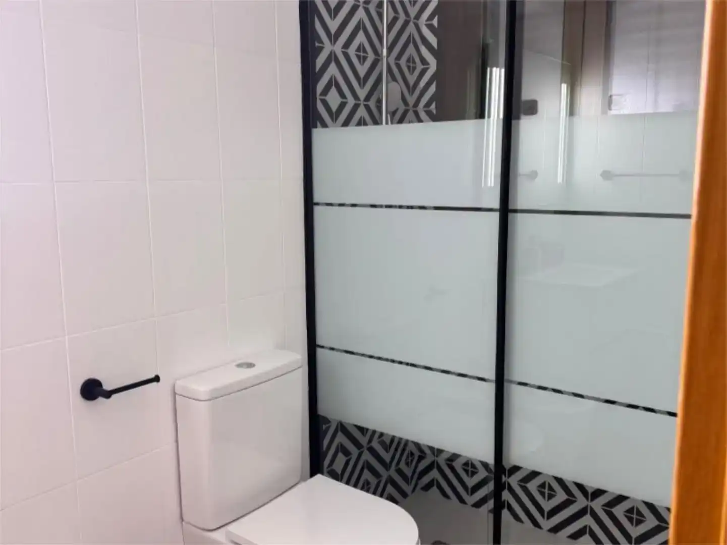 Baño de Piso para compartir en Las Rozas de Madrid con Jardín privado y Amueblado