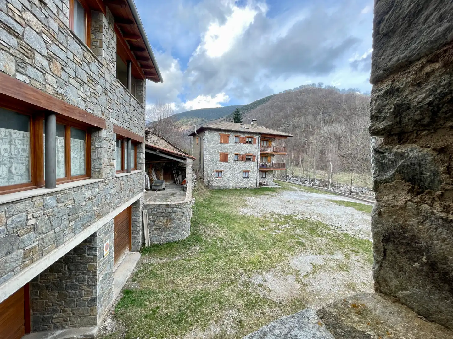 Vista exterior de Finca rústica en venta en Setcases con Calefacción, Amueblado y Horno
