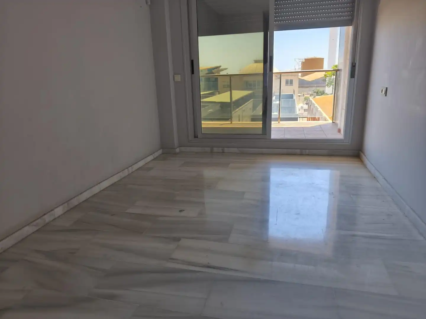 Dormitori de Pis en venda en Castellón de la Plana / Castelló de la Plana amb Aire condicionat, Terrassa i Traster