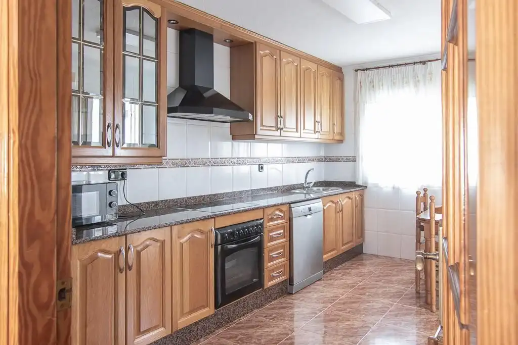 Cuina de Casa adosada en venda en Orihuela amb Aire condicionat, Calefacció i Terrassa