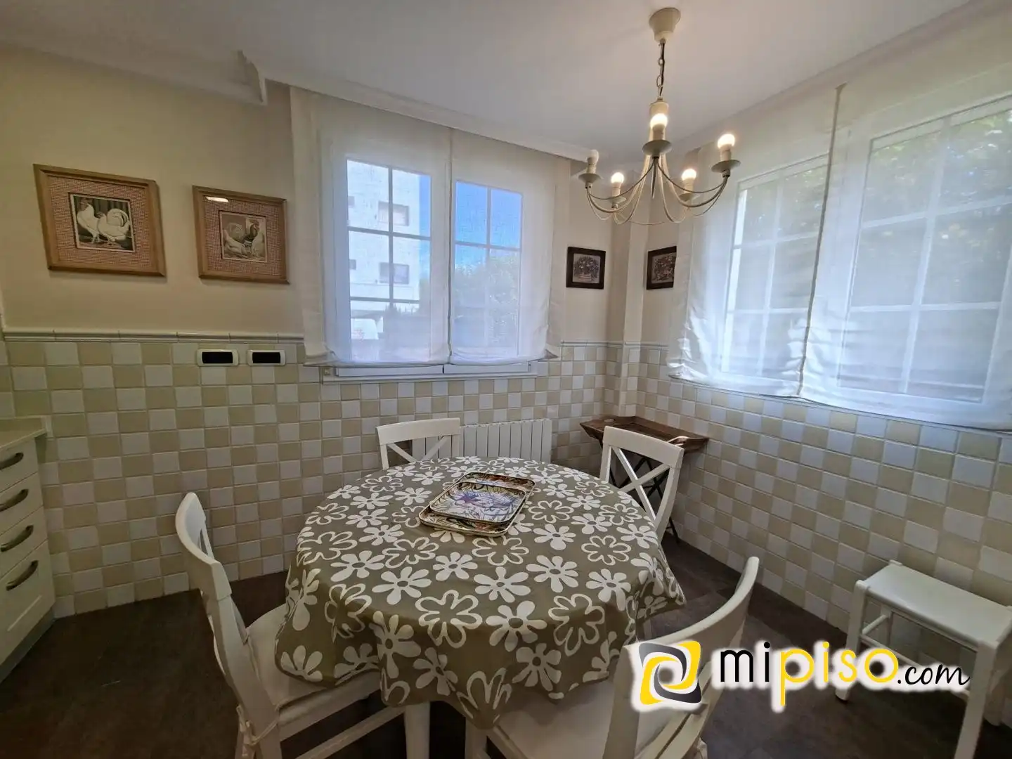 Comedor de Casa o chalet de alquiler en Laredo con Calefacción, Jardín privado y Amueblado