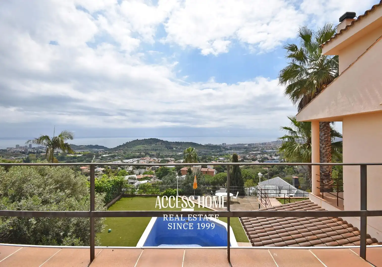 Vista exterior de Casa o chalet en venta en Badalona con Aire acondicionado, Calefacción y Terraza