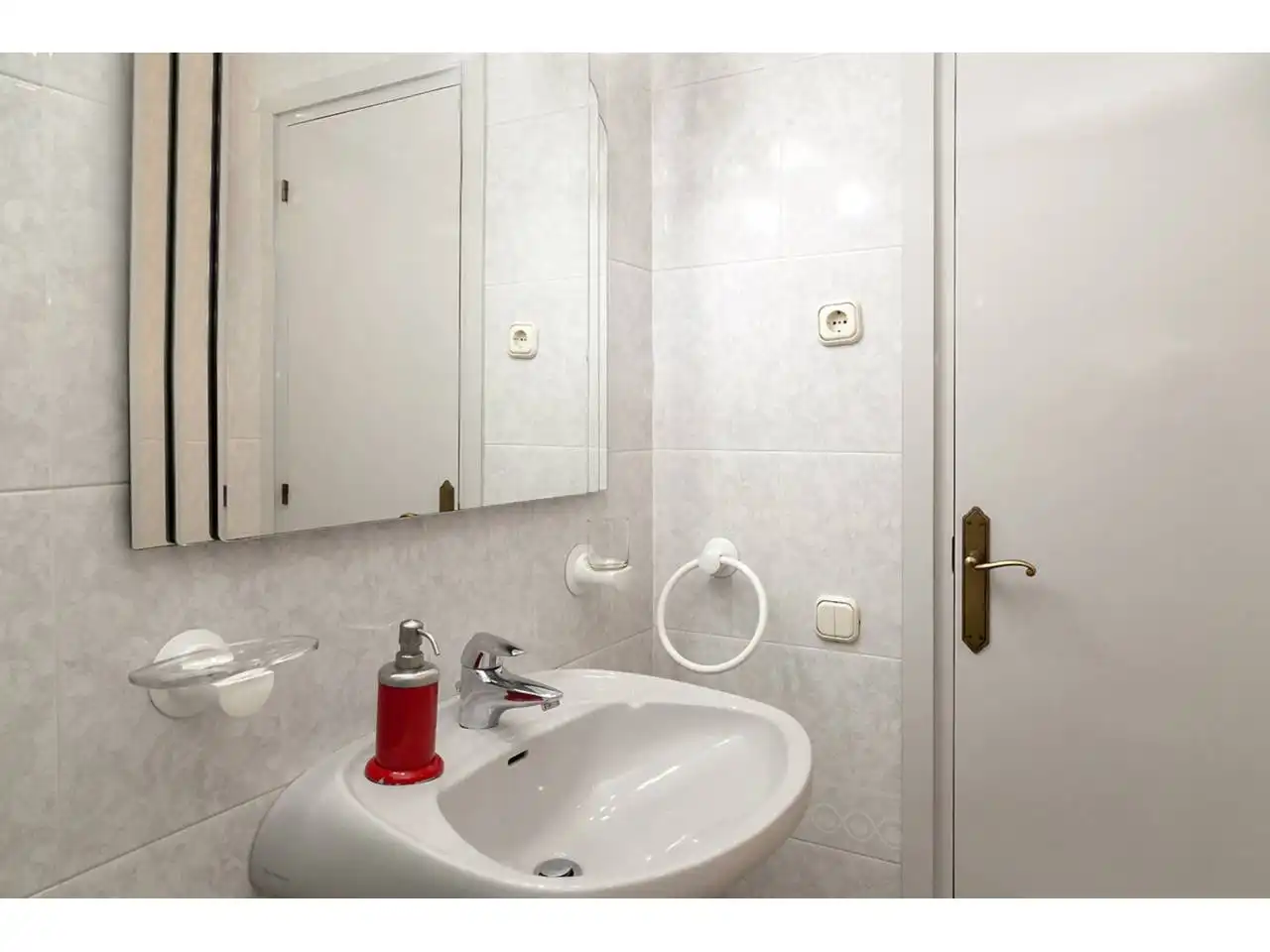 Badezimmer von Wohnung zum Verkauf in Barcelona mit Heizung