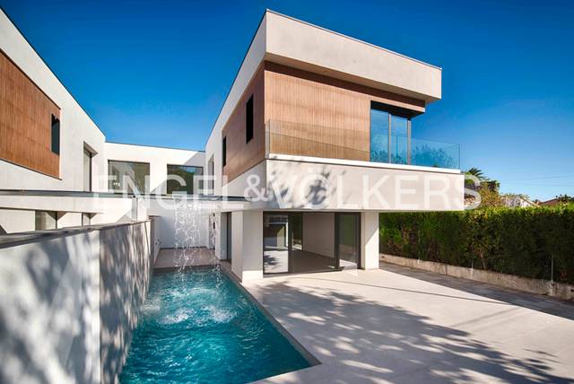 Casa adosada en Venta en Carrer Requesens en Requesens