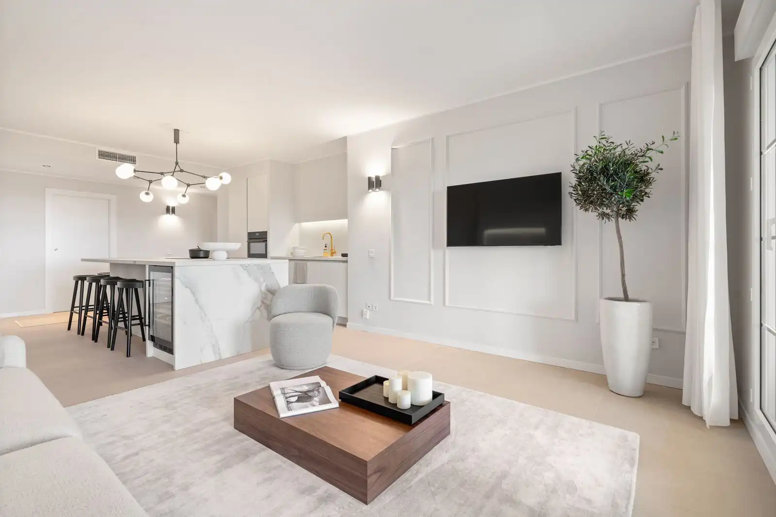 Sala de estar de Apartamento en venta en Marbella con Terraza, Amueblado y Piscina comunitaria