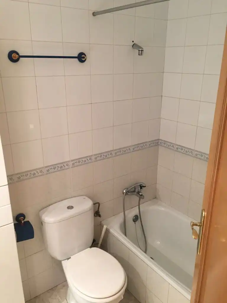Bathroom of Flat for sale in Zaragoza  with Air Conditioner, Heating and Furnished
