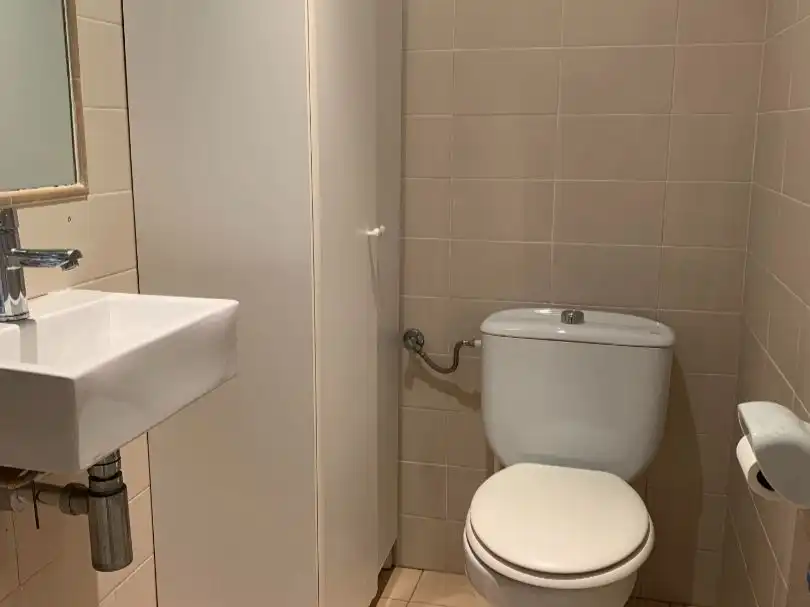 Badezimmer von Büro zur Miete in Dénia mit Klimaanlage, Heizung und Möbliert