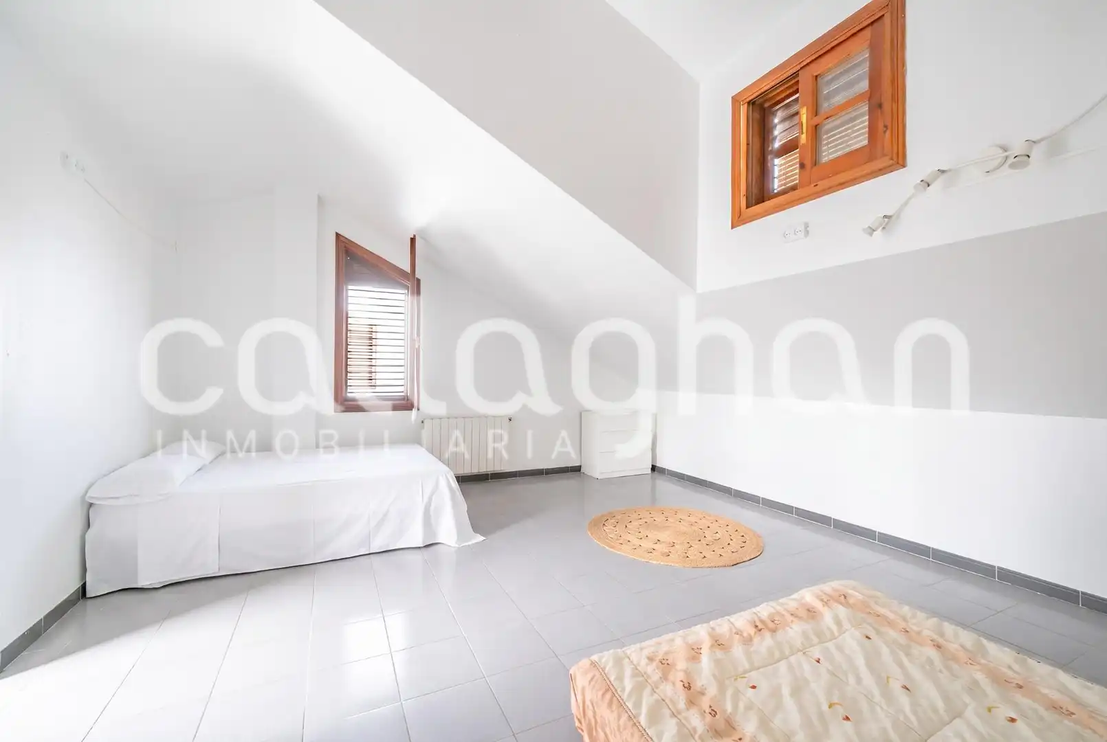 Casa adosada en venda en Sagunto / Sagunt amb Aire condicionat, Calefacció i Jardí privat