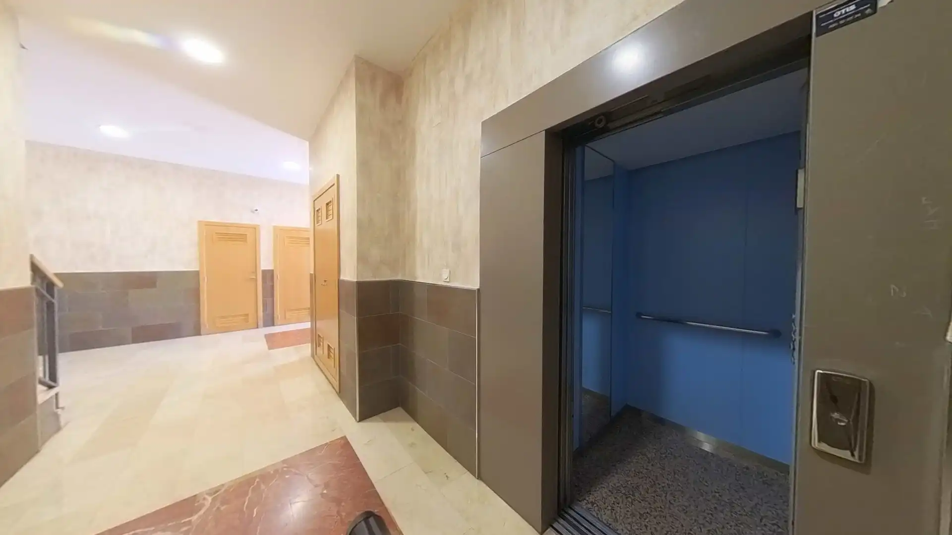 Piso en venta en Almansa con Calefacción, Parquet y Terraza