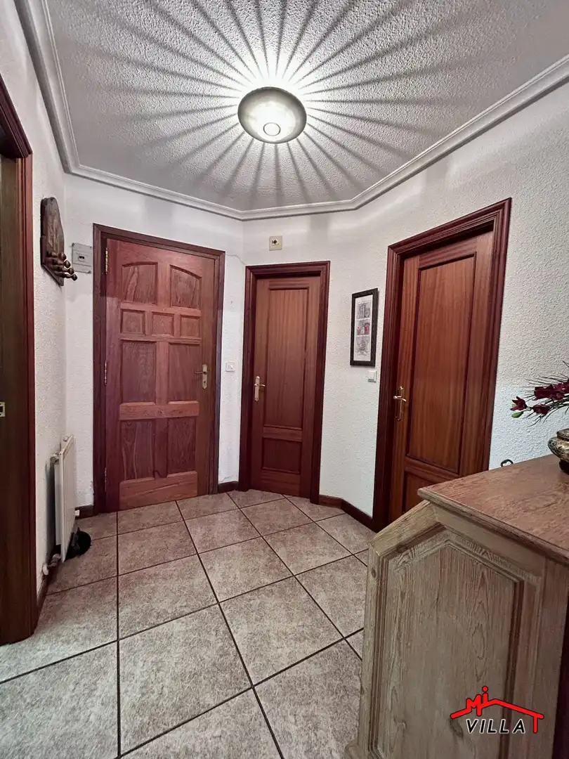 Casa adosada en venta en Laredo con Calefacción