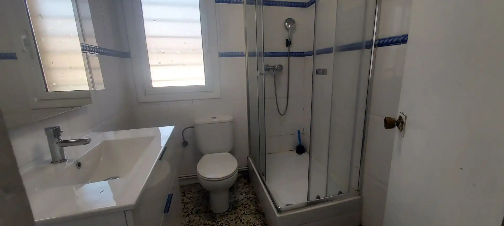 Baño de Casa o chalet en venta en Barberà del Vallès con Calefacción, Jardín privado y Terraza