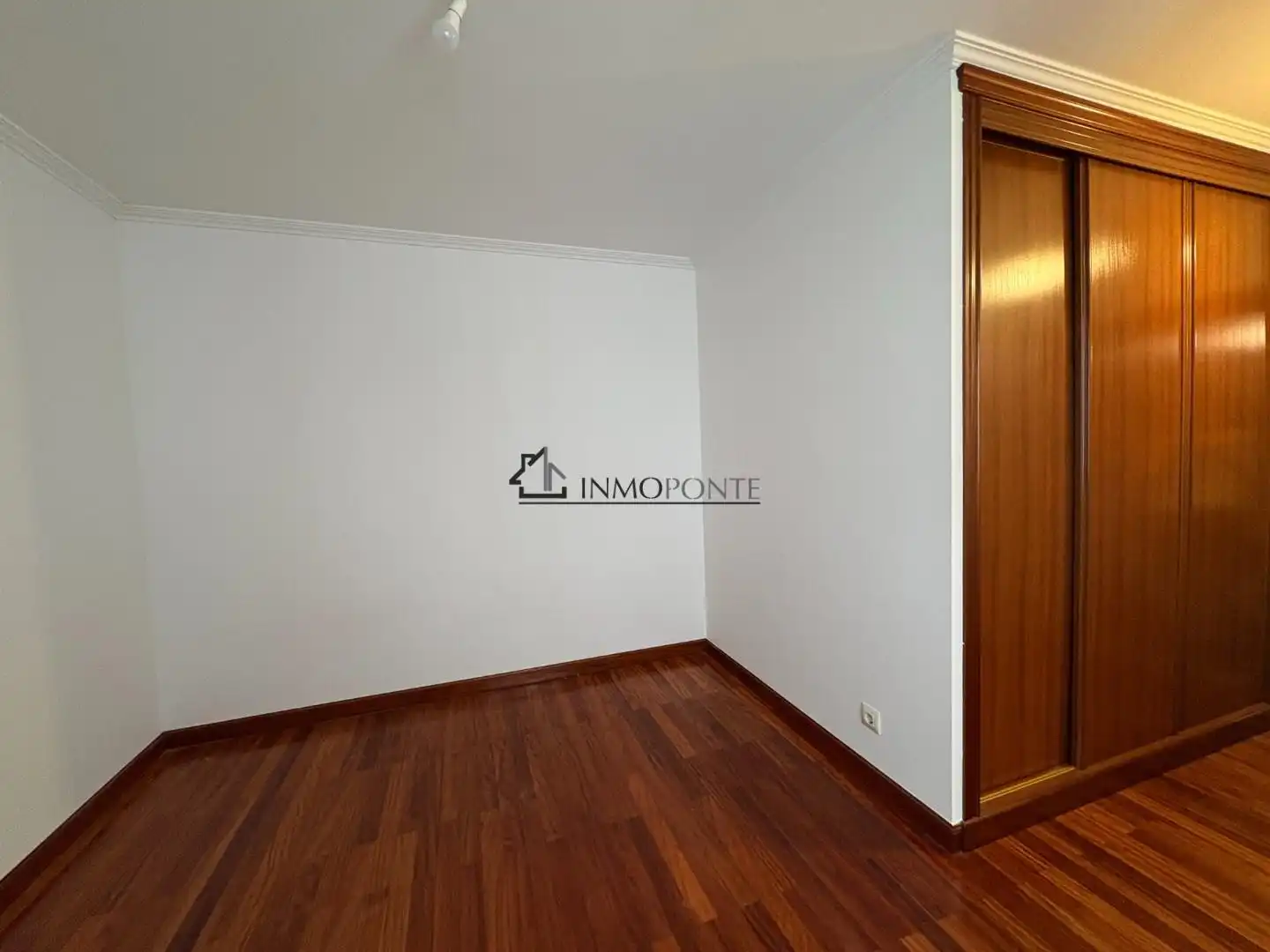Habitación de Piso de alquiler en Pontevedra Capital  con Calefacción y Trastero
